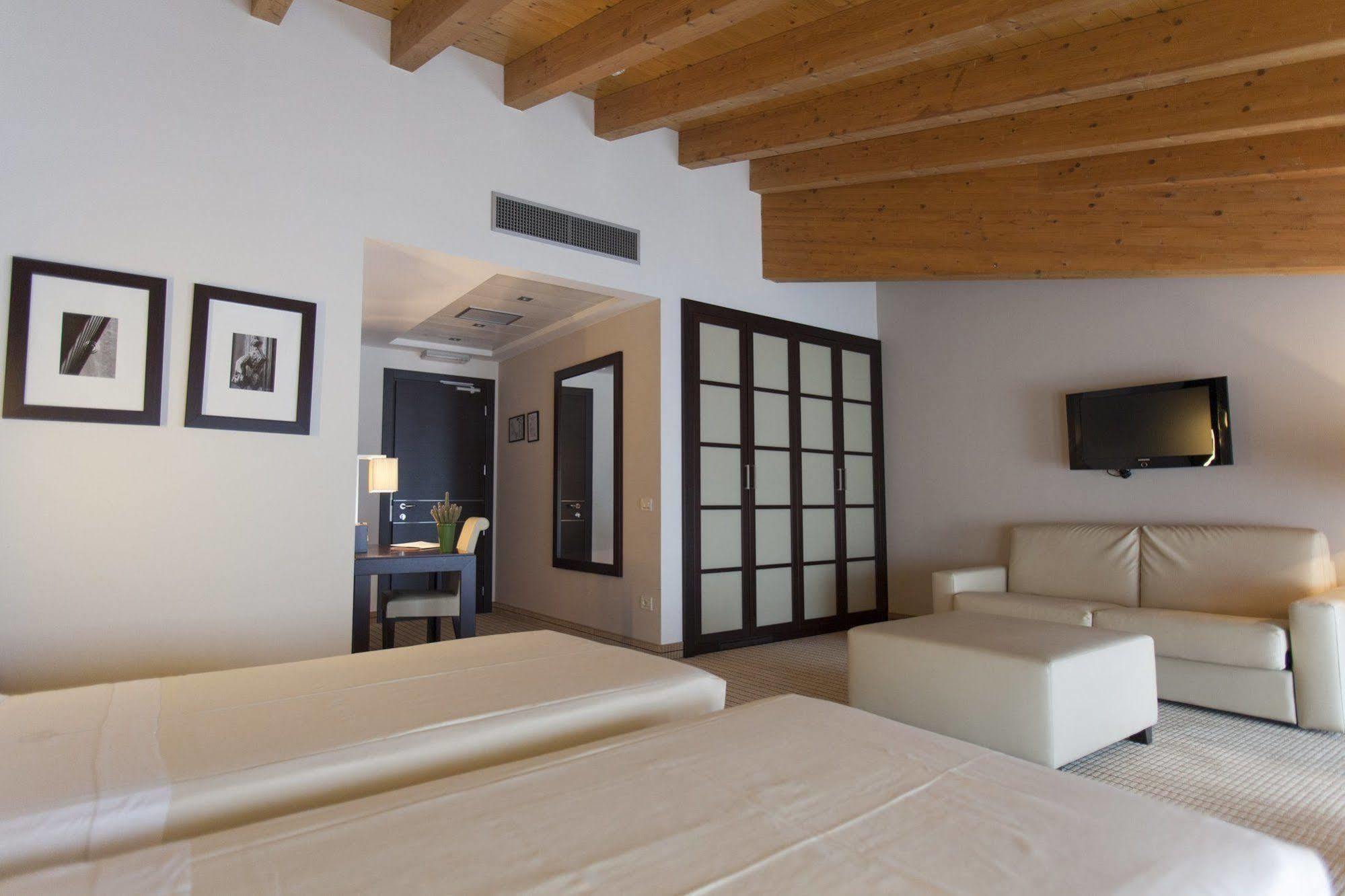 Hotel & Residence Villa Bartolomea Exterior photo